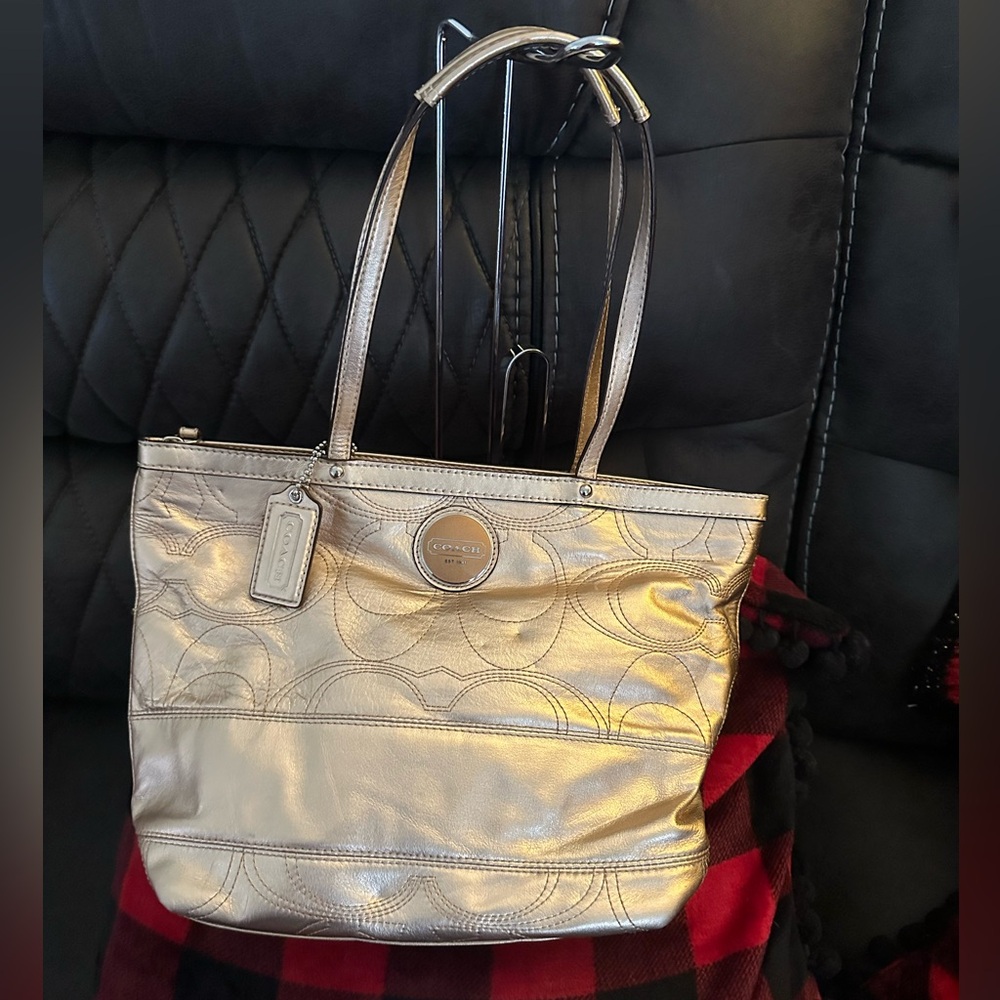 Coach Metallic Gold signature stripe stitch Leather Shoulder Bag EUC